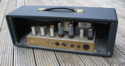Replika wzmacniacza lampowego Marshall JTM50 "Black Flag" z 1967 roku