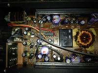 BLAUPUNKT BPA-420 - Trzeszczenie w głośnikach przy podłączeniu zasilania 12V 30W