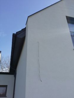Jakie kamery i system monitoringu do domu z opcją chmury?
