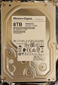 Zewnętrzna strona dysku twardego Western Digital 8TB