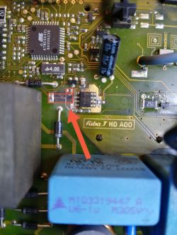 Wartości elementów na płycie sterownika bramowego Somfy GDT 100 po uszkodzeniu regulatora LM 317