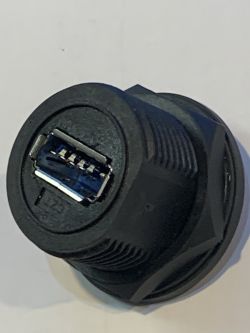 Port USB dongla do falownika SUN2000-50KTL-M3.