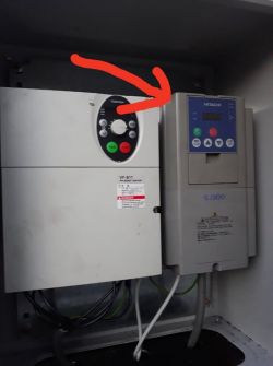 Falownik Hitachi sj300 - problem z podłączeniem potencjometru