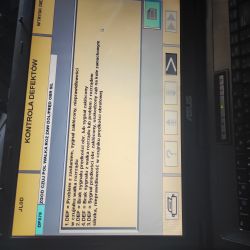 Ekran diagnostyczny wyświetlający błędy związane z czujnikiem wału korbowego w pojeździe.