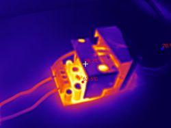 [Thermal imaging] Internal view and test of the YSDS-60-5 4.5 A 22.5 W 5 V DIN rail power supply