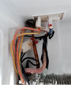 Lodówka Amica FK238.4FX - nie chłodzi, wentylator od parownika nie chodzi Lodówka Amica FK238.4FX - nie chłodzi, wentylator od parownika nie chodzi