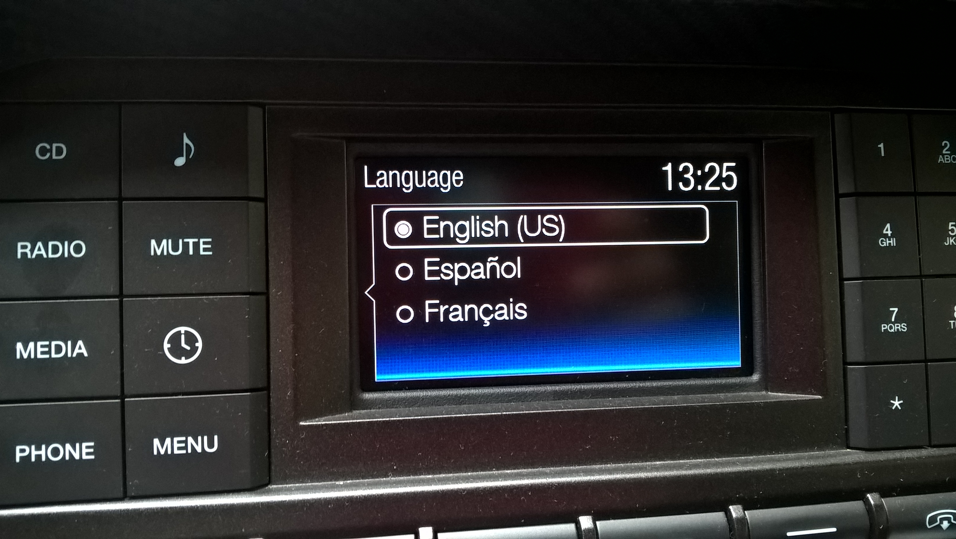 [Rozwiązano] Ford Mustang 2016 Zmiana języka radia