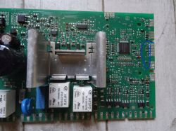 Bosch SMS53M08EU - błąd E11, upalone elementy SMD na module, zdjęcie modułu