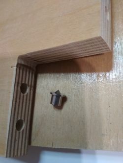 Piętrowy stojak na śrubokręty DIY Piętrowy stojak na śrubokręty DIY