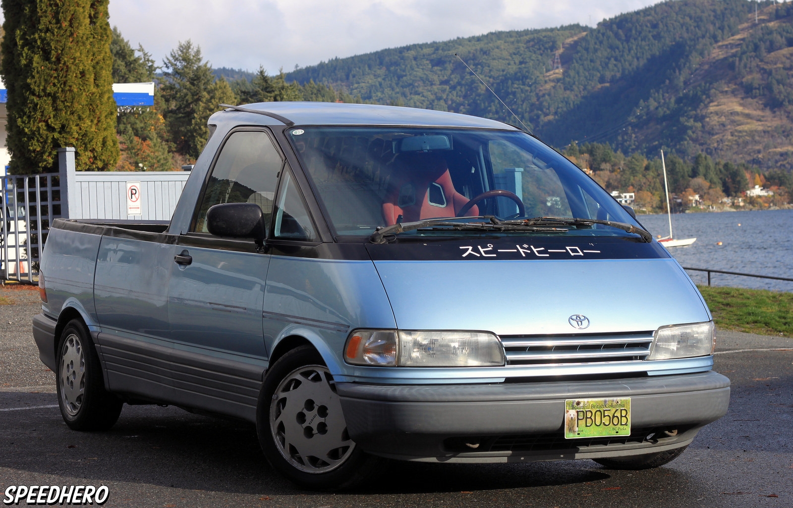 Toyota previa 1