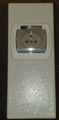 Poszukuję aparatu wrzutowego na monety do włączania urządzeń