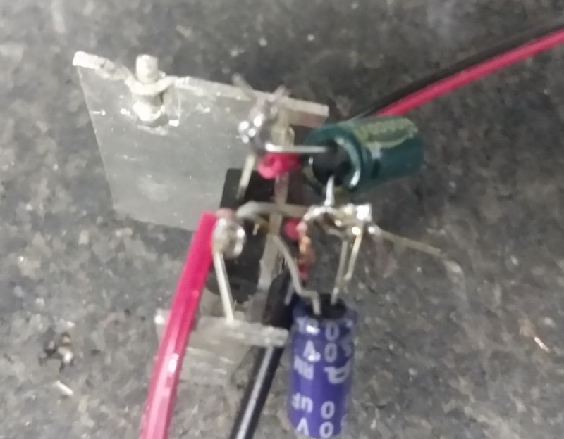 Wojna? Brak zasilania? Czyli awaryjne ładowanie urządzeń mobilnych