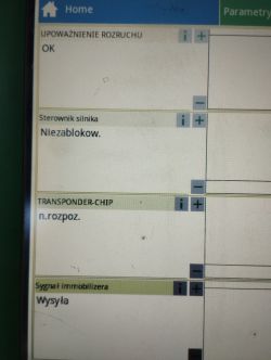 Zdjęcie ekranu diagnostyki samochodowej z informacjami o stanie pojazdu.