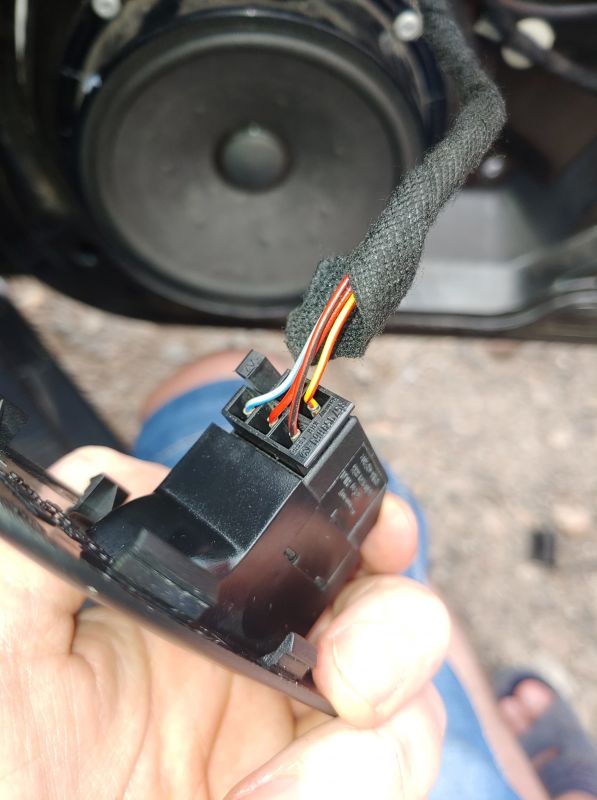 Jak podłączyć el wire do Seat Leon 1, by świecił jak z zapalniczki?