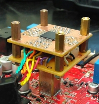 Jak wygląda ekstremalny adapter TQFP44? Nietypowe rozwiązanie.