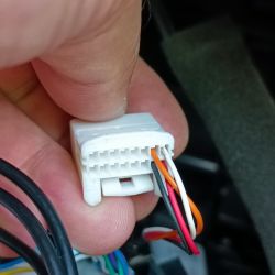 Toyota Avensis T27 i radio Junsen X7 Pro. Kamera cofania - podłączenie.