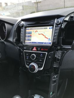 Hyundai i30 nawigacja - Podłączenie mikrofonu