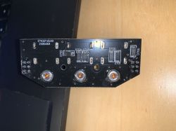 Czarna płytka PCB ET43.P.V2.00 z oznaczeniami D700–D705 i trzema dużymi punktami lutowniczymi