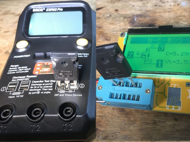 BSIDE ESR02 Pro and LCR-T4 Component Testers Comparison of BSIDE ESR02 Pro and LCR-T4 component testers.