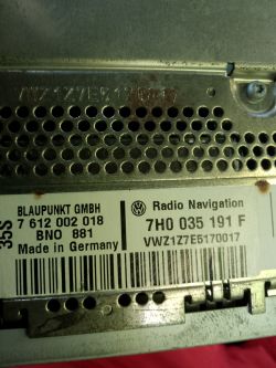 [Zlecę] Odzyskanie kodu do radia samochodowego VW o numerze VWZ1Z7E?