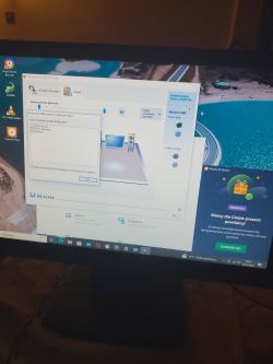 Ekran komputera z otwartym menedżerem Realtek HD Audio.