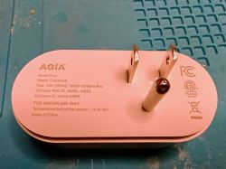 Back of Aqia Model F3202-US Wi-Fi Smart Plug Rear view of Aqia Model F3202-US Wi-Fi smart plug.