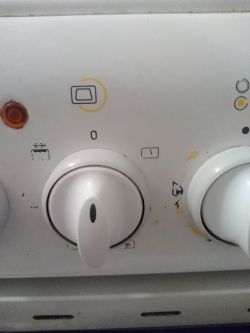 Indesit Oven: Need Help with Worn Markings & Missing Instructions (Serial Number Unreadable) Indesit Oven: Need Help with Worn Markings & Missing Instructions (Serial Number Unreadable)