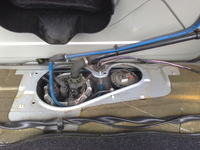 Wymiana pompy paliwa w Alfa Romeo 164 Wymiana pompy paliwa w Alfa Romeo 164