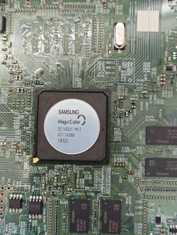 Samsung C49HG90DMU - pionowe pasy po starcie, obraz wraca po czasie