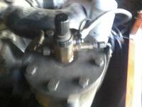 Jak podłączyć węże do pokrywy separatora w Mixokret BMS 2005?