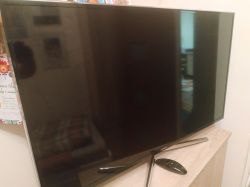 [Sprzedam] Samsung Smart TV 40 UE40H6400AW z przyciemnionym ekranem + 2 piloty, 200 zł
