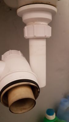 Unpleasant Sewage Odor from 1960s Sink: Tried Hot Water, Kreta Granules & Enzymes – What's Next?