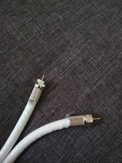 LG 49UJ634V - podłączenie tv do gniazda w ścianie
