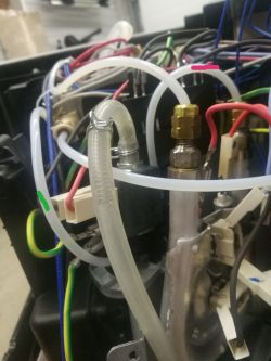 Delonghi Ecam 23.450 - coffee ground too fine error, install the water nozzle