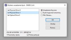 Zrzut ekranu z programu DMDE pokazujący listę wykrytych dysków fizycznych.