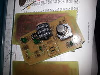 Jak zbudować mikroprocesorowy sterownik gitarowy z 10 pętlami efektów?