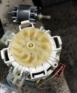 Zmywarka IKEA RENLING DW60 - Awaria i naprawa wirnika pompy myjacej.