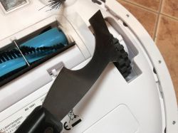 Wnętrze odkurzacza smart/robota sprzątającego z WiFi Medion 13277