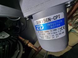 Silnik indukcyjny ZD 3IK15GN-CPT z tabliczką znamionową