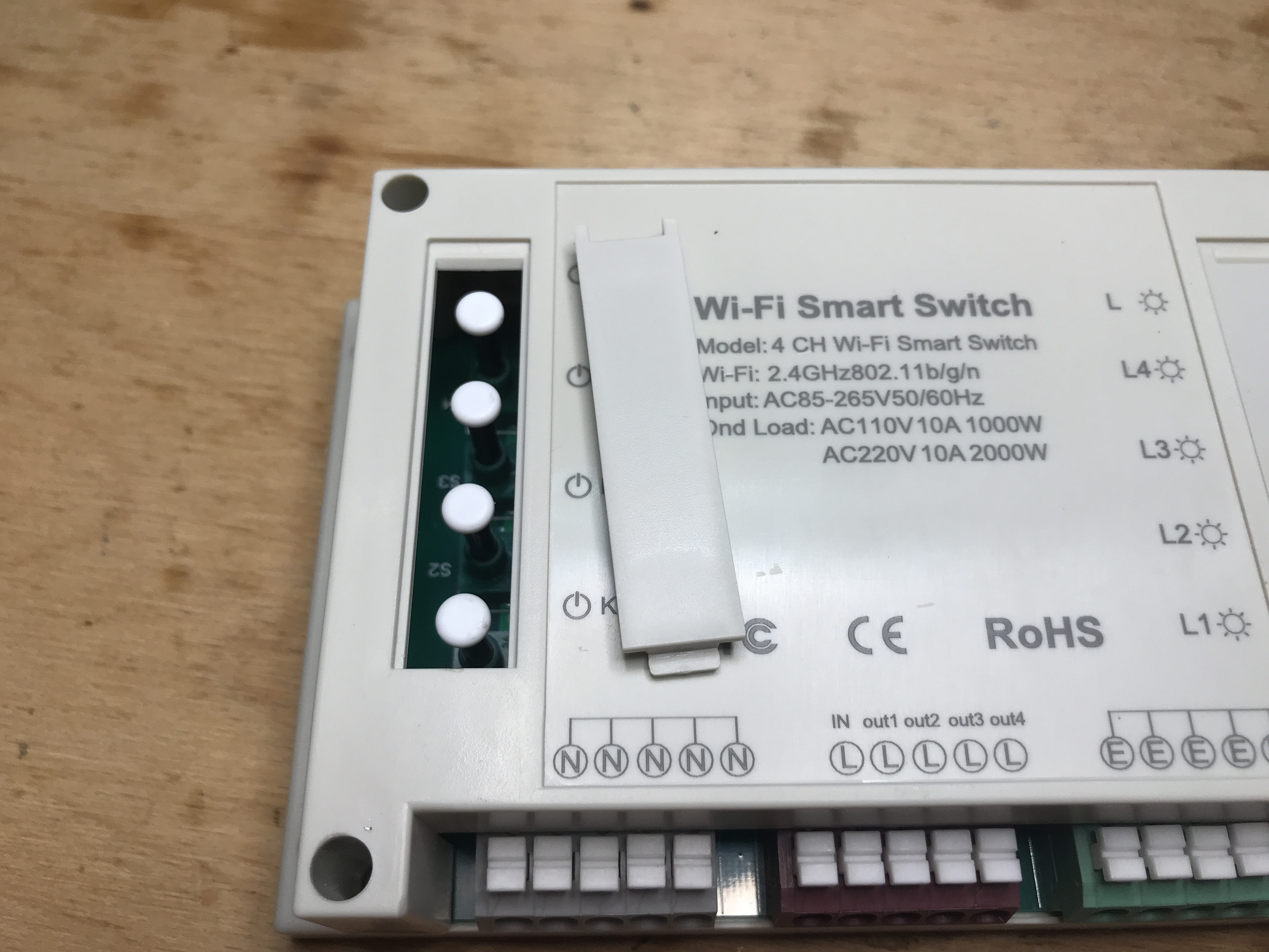 Four-channel relay controller Tuya WiFi SmartLife 4CH 10A [schematic]