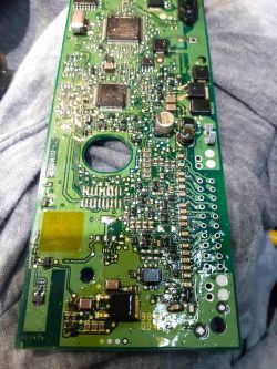 Kontynuacja naprawy modułu hamulca postojowego w Toyota T27 - wymiana elementów, odczyt błędów OBD