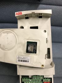 Jak rozebrać falownik ABB ACS350? Sygnalizacja zwarcia, uszkodzony panel LCD