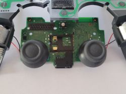 PlayStation 4 - Pad ładuje, nie reaguje. Winna taśma? Gdzie znaleźć pasującą?