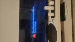 Telewizor Sharp z komunikatem „Your device has failed verification. System halted.”