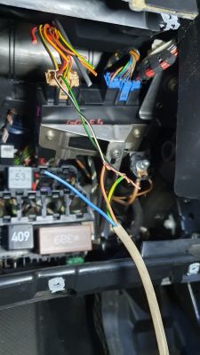Podłączenie kierunkowskazów do modułu komfortu Golf 4