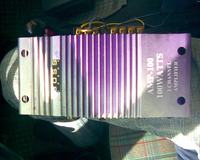 BOSS AUDIO AMP-100 co pod niego?