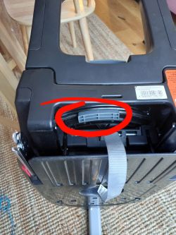 How do I remove the Britax Römer Dualfix M i-Size car seat? How do I remove the Britax Römer Dualfix M i-Size car seat?