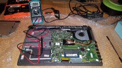 Acer Aspire E5-573 DA0ZRTMB6D0 REV-D: Brak reakcji wyświetlacza i zimny CPU po uruchomieniu