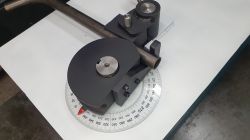 Hydraulischer Rohr- und Profilbieger