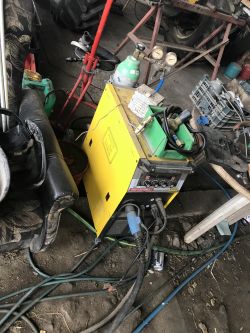 Budowa all-in-one: prostownik, ładowarka, zgrzewarka, tester - Pomocy